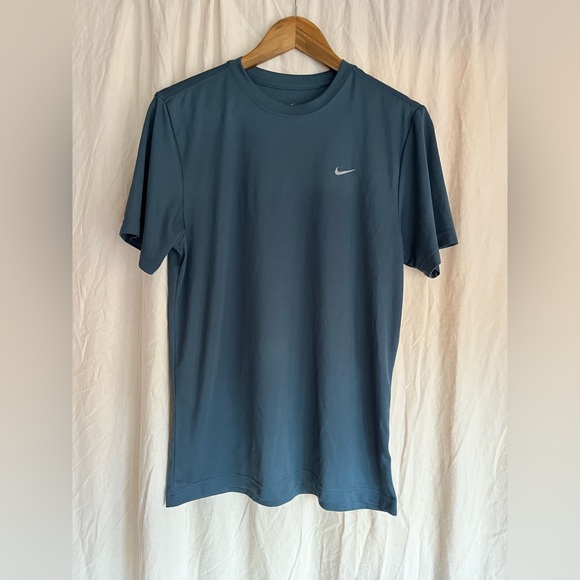 Set of 4 Nike dry fit mens T-shirts - Picture 1 of 8